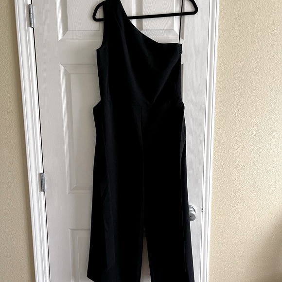 Banana Republic Black One Shoulder Jumpsuit (size 6) - Picture 3 of 9